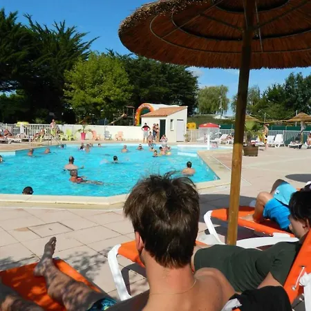 Luksusowy namiot Zecamping 4 Etoiles Familial Pet Friendly Restaurant Et Espace Aquatique *
