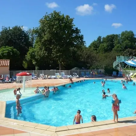 4 Etoiles - Piscine - Efciab Soullans