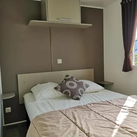 Zecamping 4 Etoiles Familial Pet Friendly Restaurant Et Espace Aquatique Campismo de Luxo *