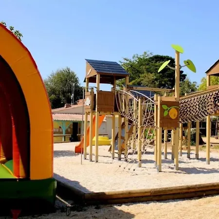 Camping 4 étoiles - Piscine - Efciab Soullans