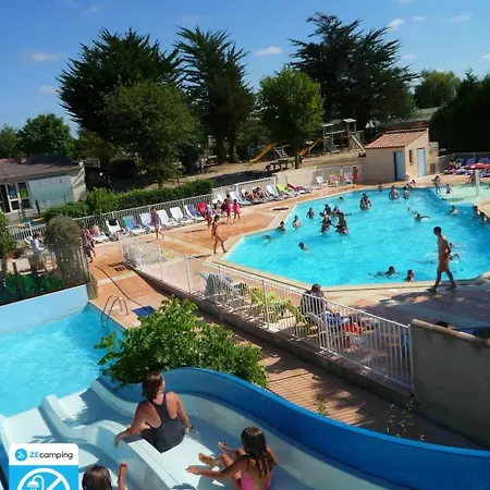 Zecamping 4 Etoiles Familial Pet Friendly Restaurant Et Espace Aquatique *