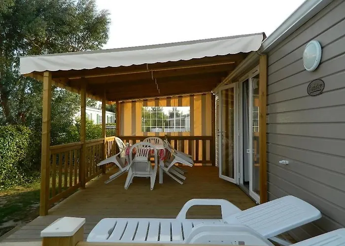 Kemp 4 Etoiles - Piscine - Efciab Soullans